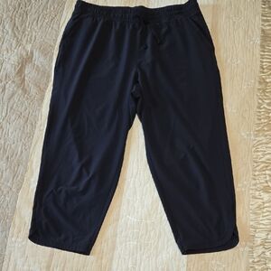 T By Talbots Navy Cropped Active Pants Front Back Pockets Poly Blend Size L EUC